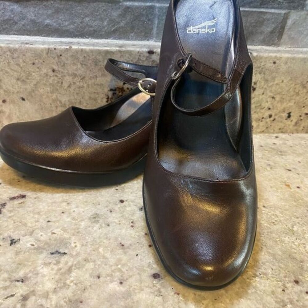 Women’s Dansko‎ Brown Mary Jane’s Size 37.5